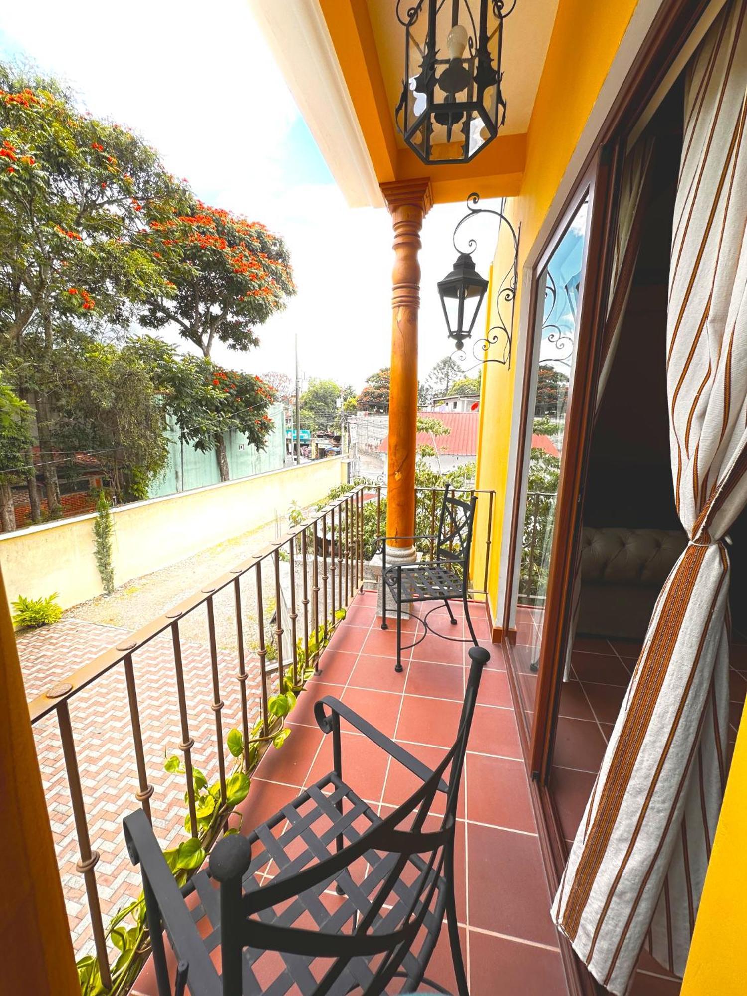 Hotel Jotam Panajachel Exterior photo