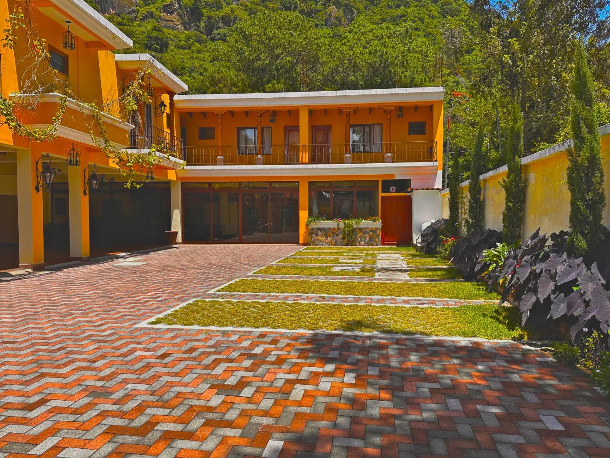 Hotel Jotam Panajachel Exterior photo